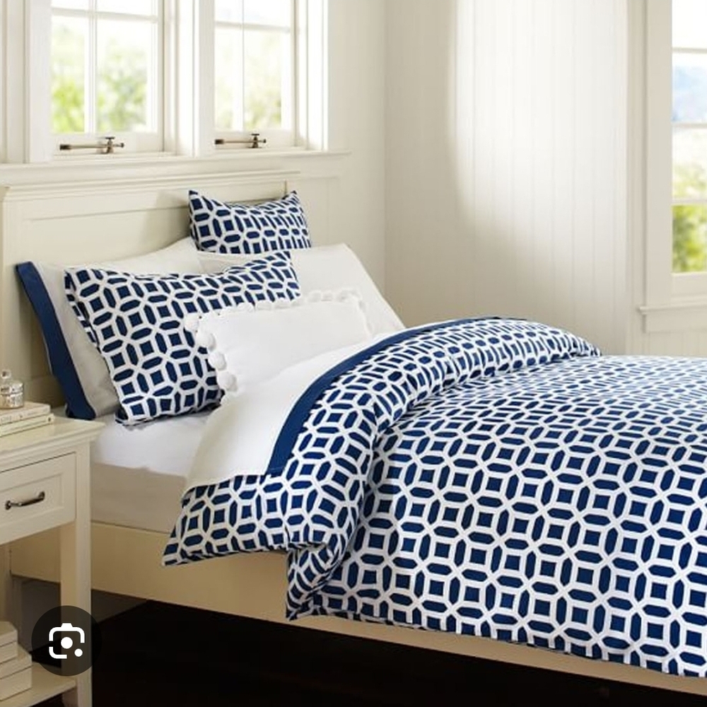 Blue and White Geometric Duvet Cover Set